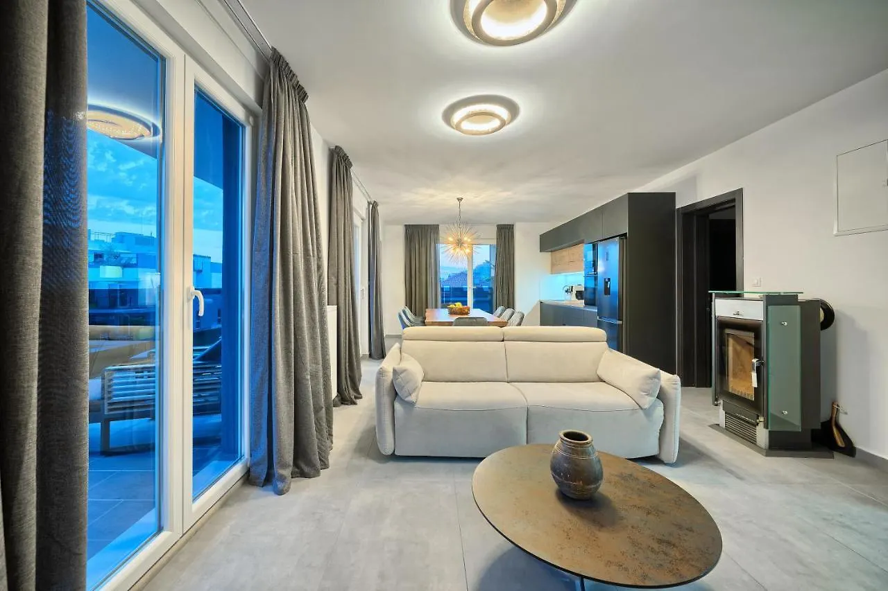 Liberty Living Apartments Split 0*,